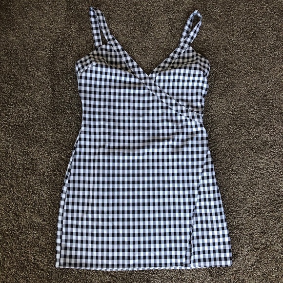 Tobi Dresses & Skirts - Tobi black and white dress